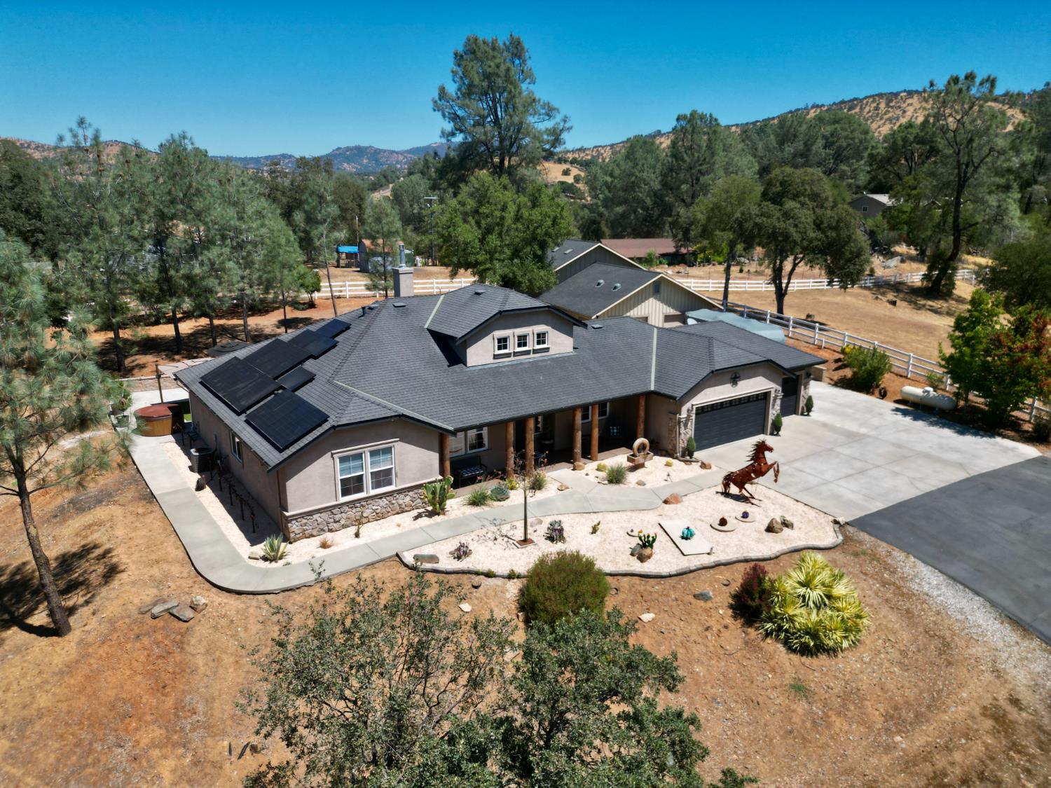 300 Bridlewood Ln, Copperopolis, CA 95228