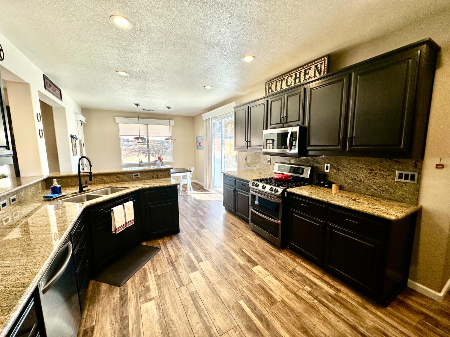 300 Bridlewood Ln, Copperopolis, CA 95228