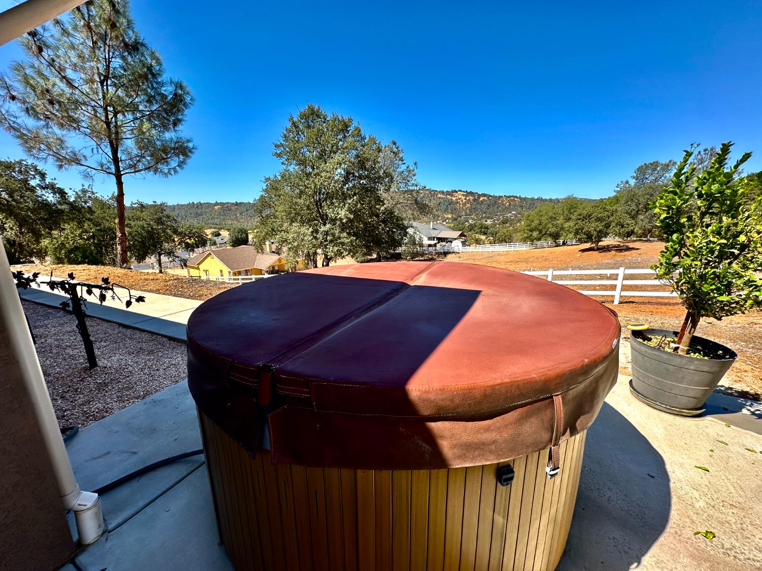 300 Bridlewood Ln, Copperopolis, CA 95228