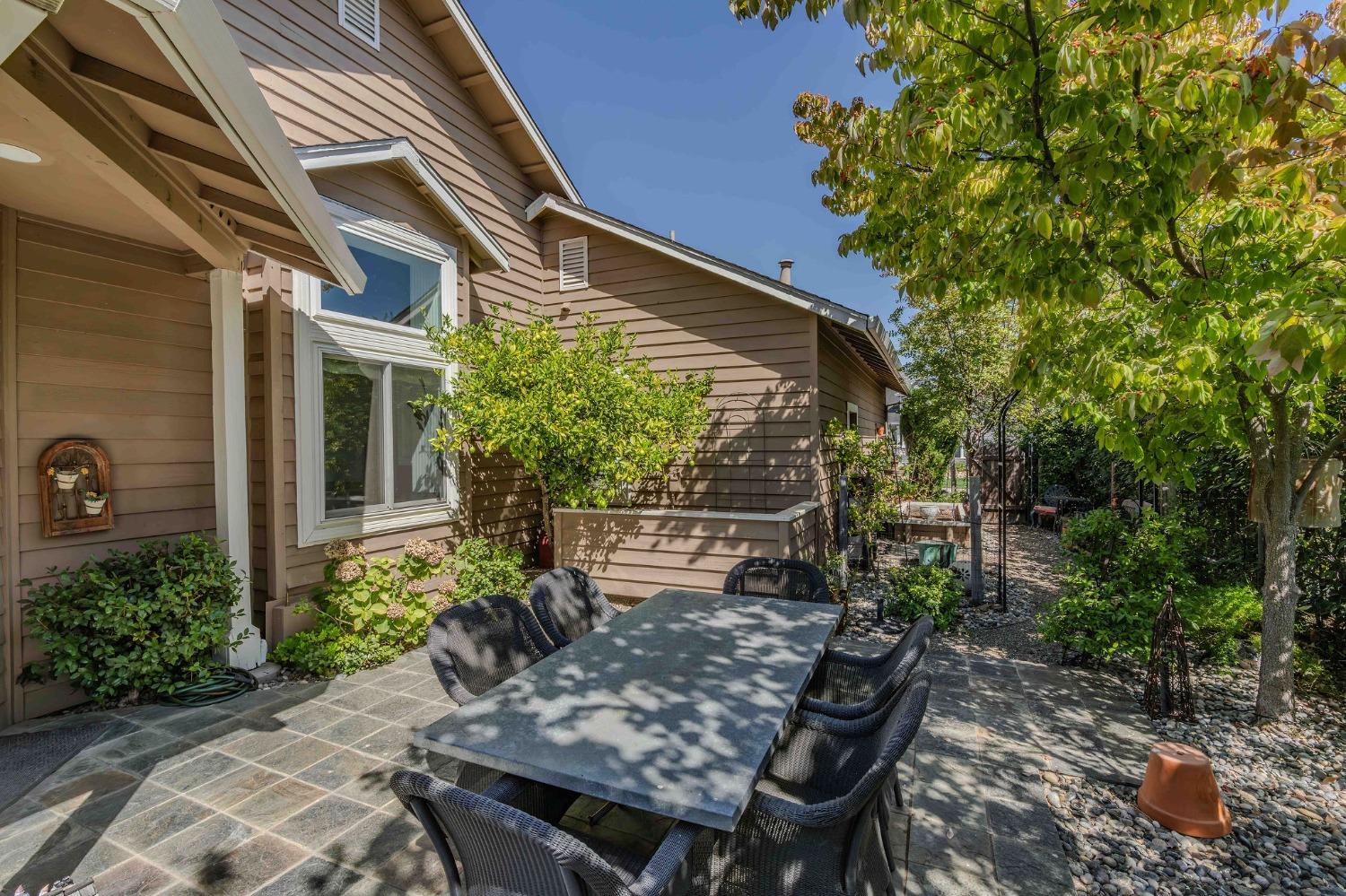 2016 Oak Creek Dr, Copperopolis, CA 95228