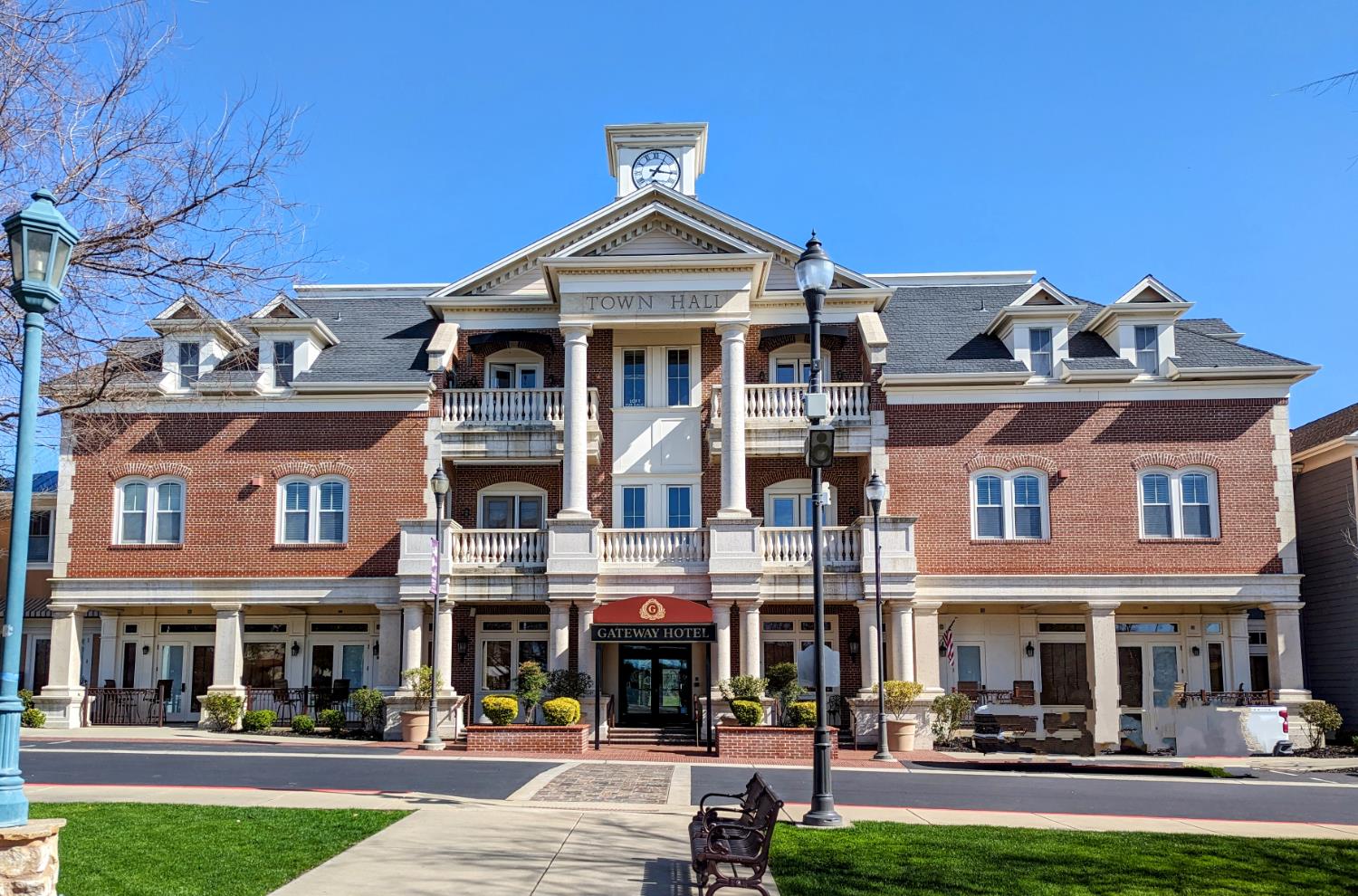 1751 Choctaw Rd, Copperopolis, CA 95228