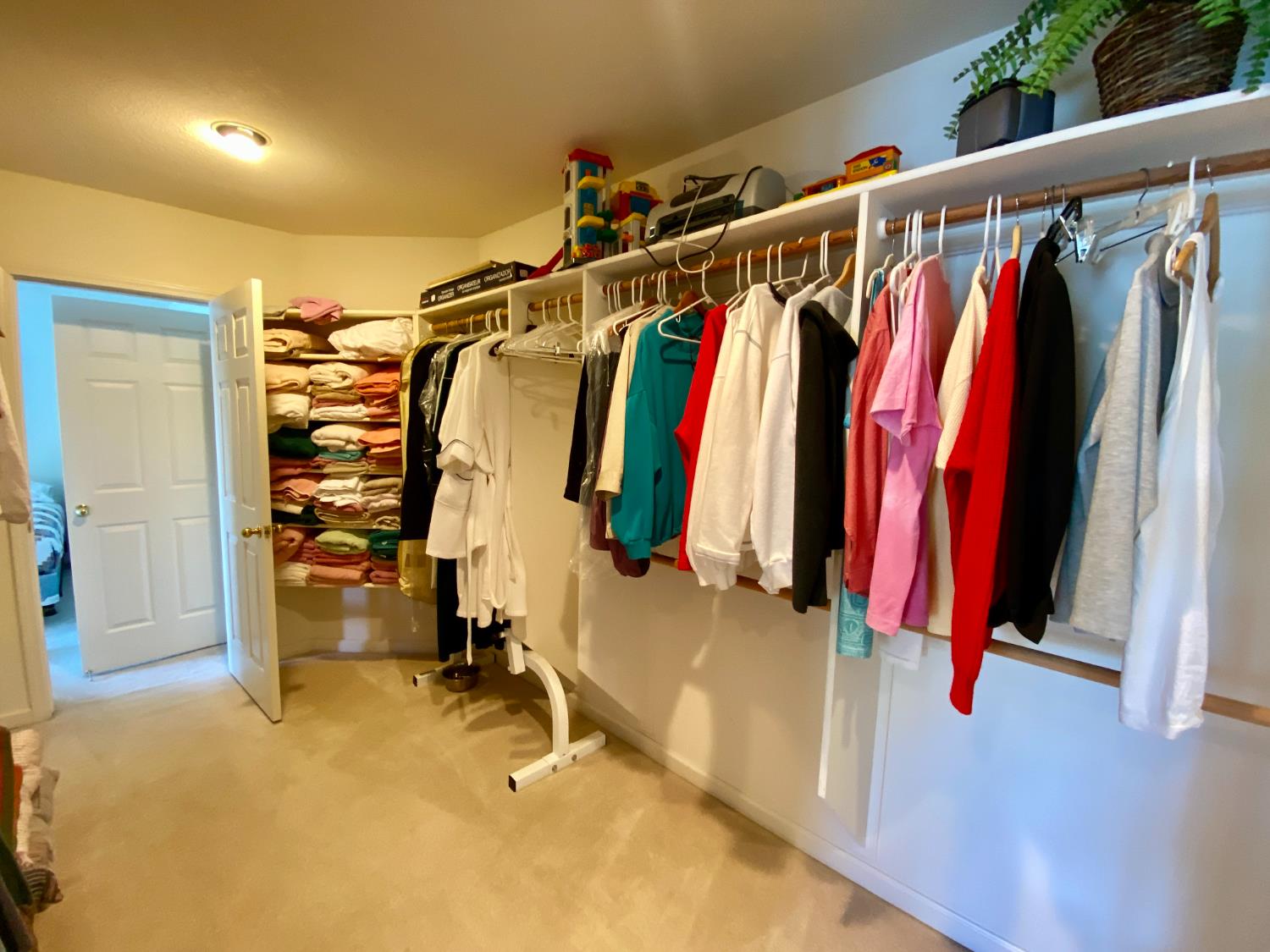 954 Poker Flat Rd, Copperopolis, CA 95228