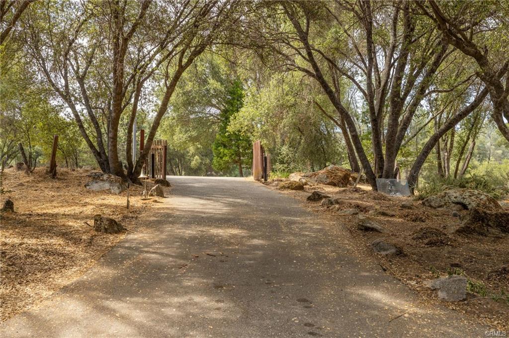 32413 Chickasaw Rd, Coarsegold, CA 93614