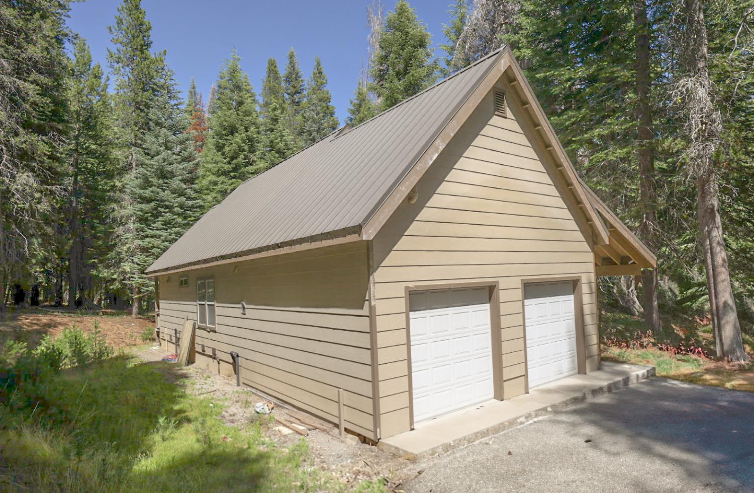 67922 Beasore Rd, Bass Lake, CA 95604