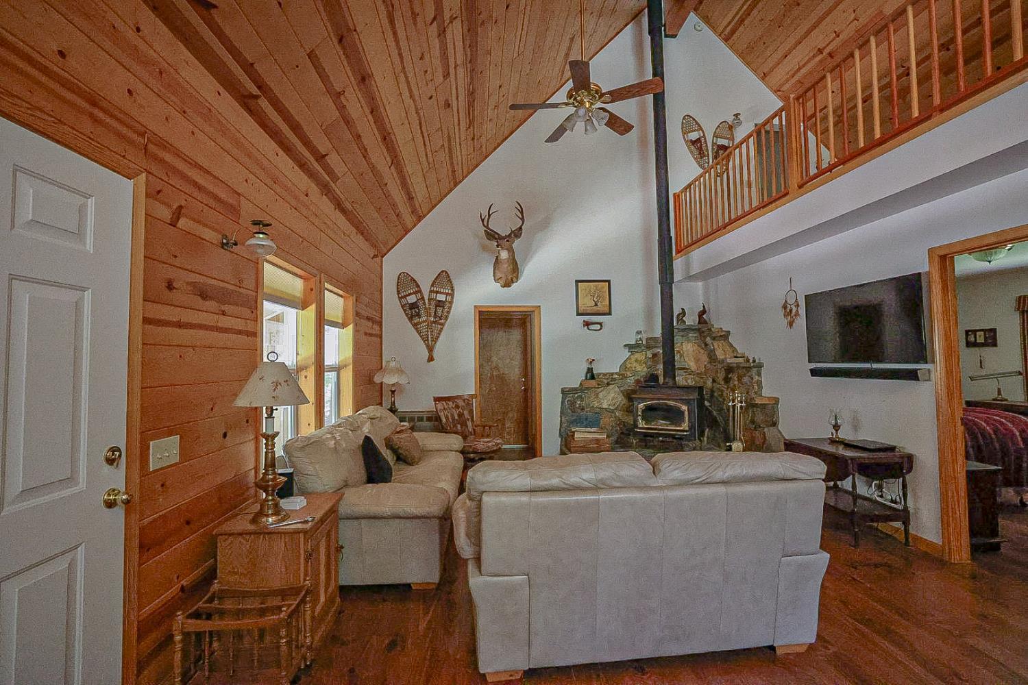 67922 Beasore Rd, Bass Lake, CA 95604