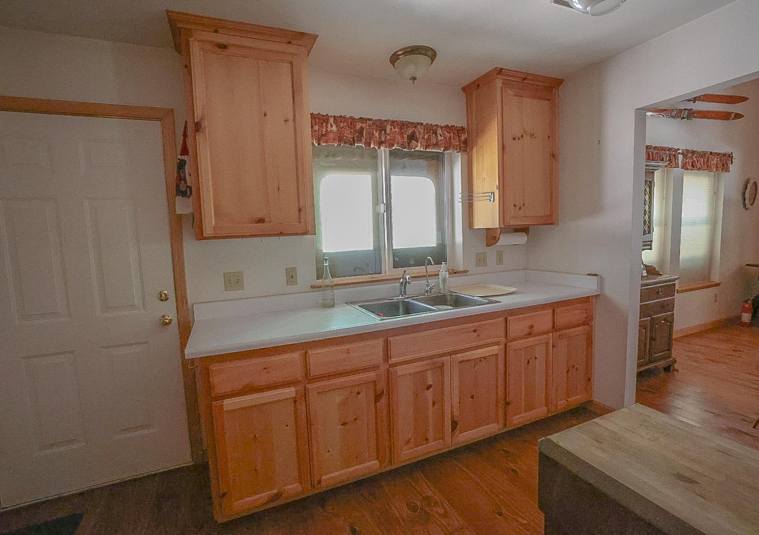 67922 Beasore Rd, Bass Lake, CA 95604