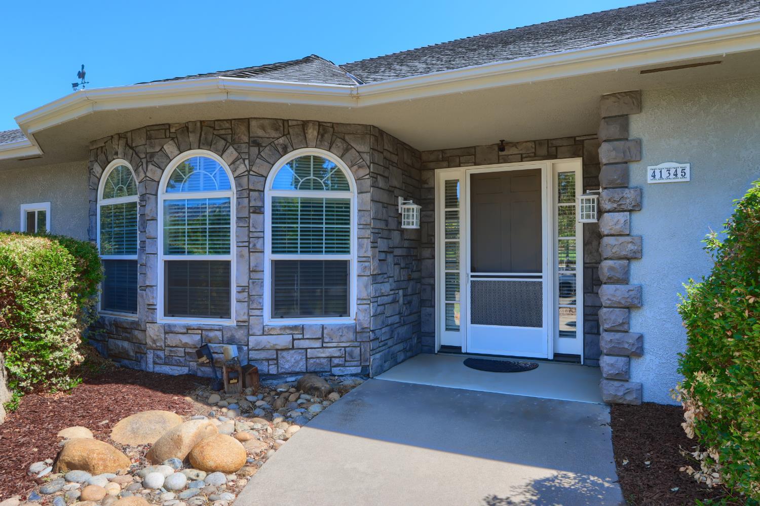 41345 Singing Hills Cir, Ahwahnee, CA 93601