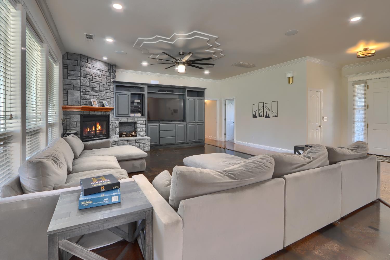 41345 Singing Hills Cir, Ahwahnee, CA 93601