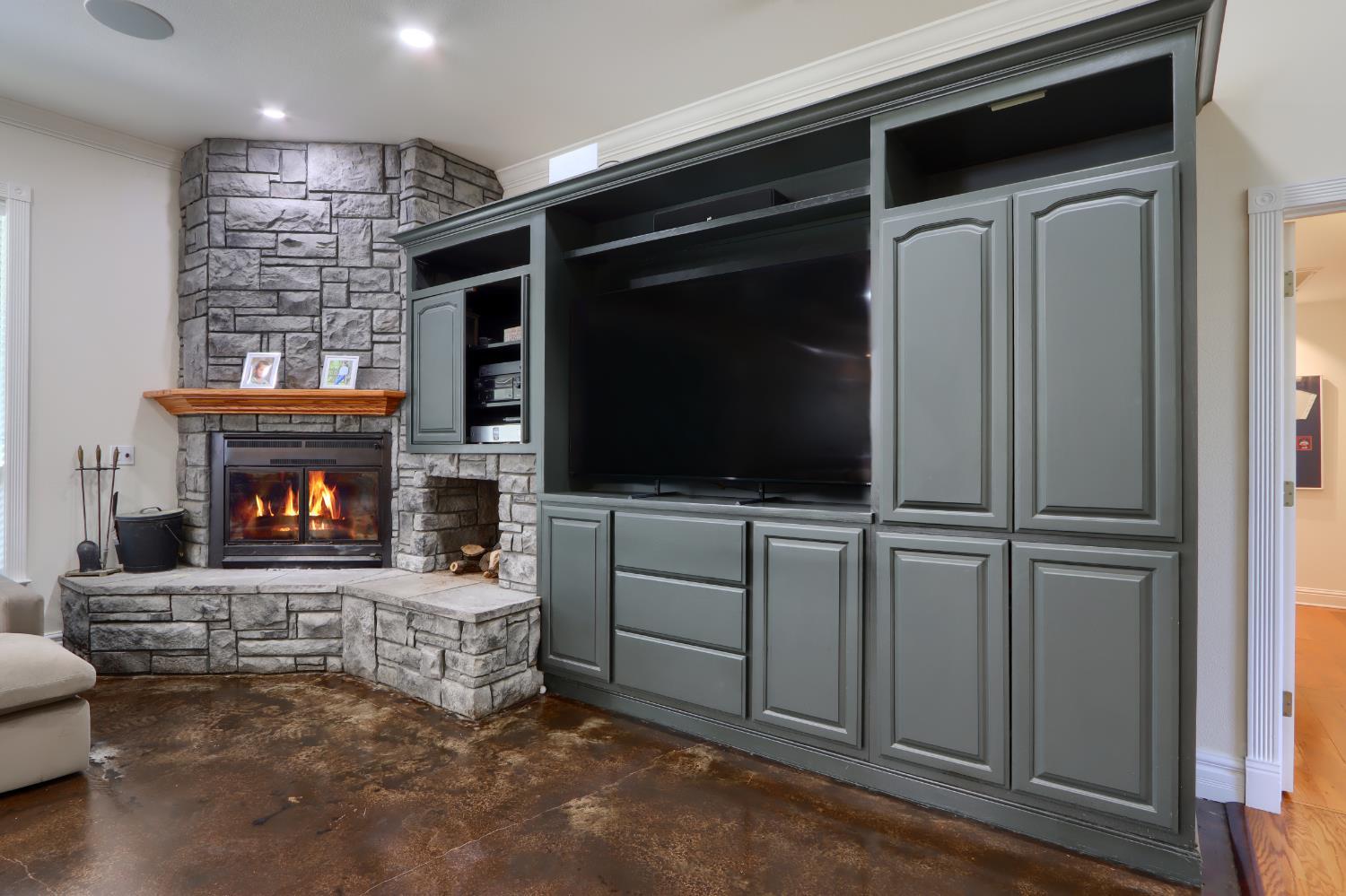 41345 Singing Hills Cir, Ahwahnee, CA 93601