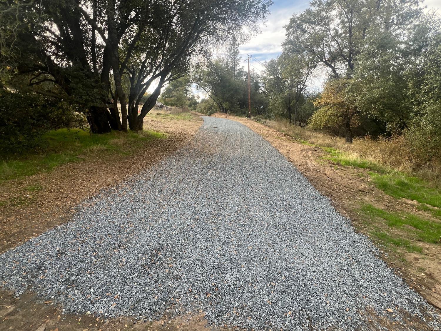 1 Hangtree Ct, Oakhurst, CA 93644