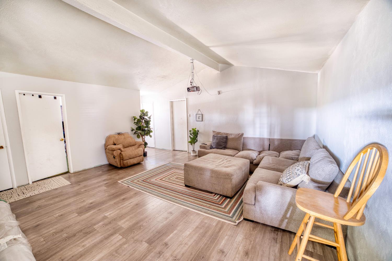 7880 S Mcmullin Grade, Fresno, CA 93706