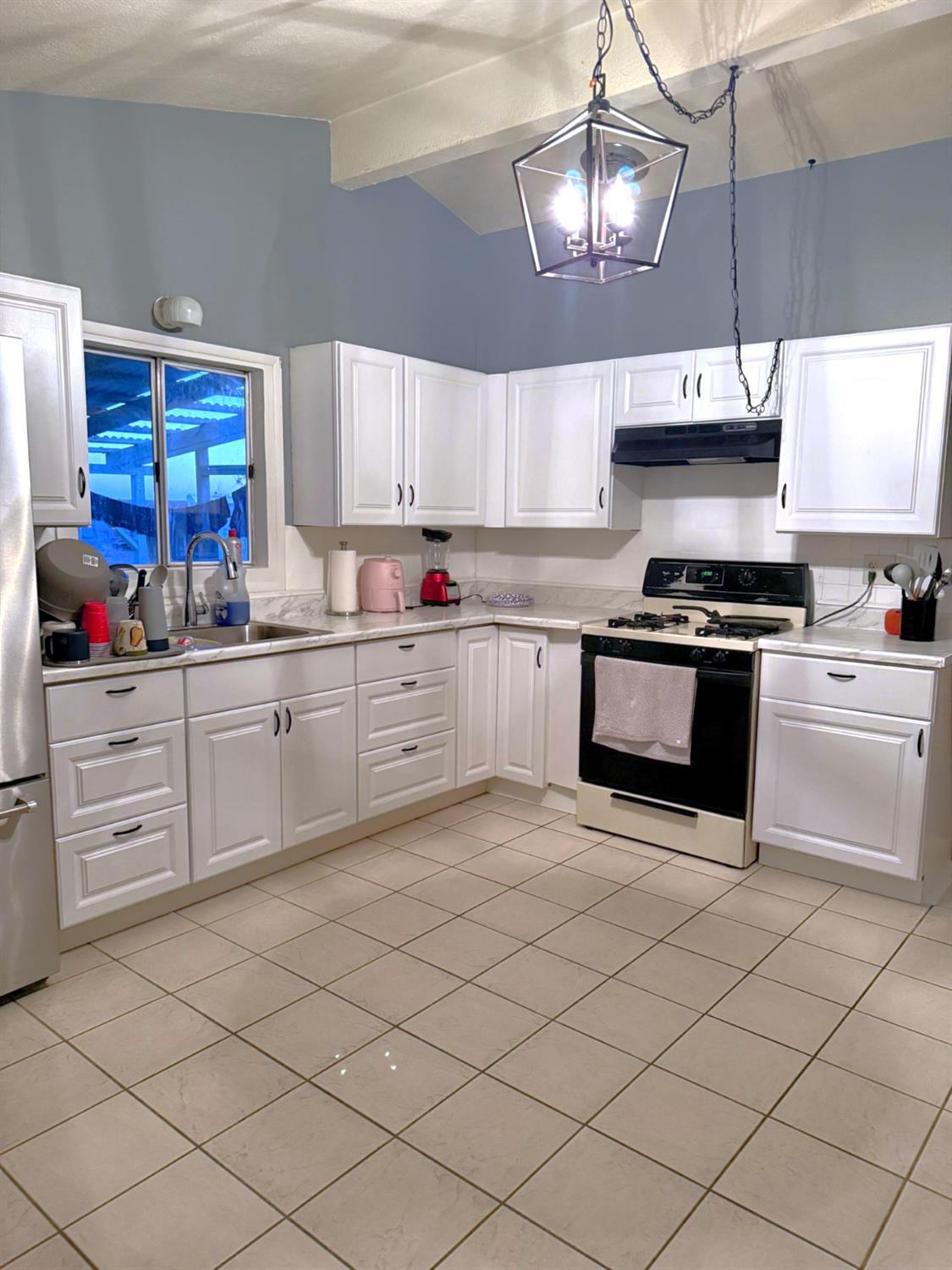 7880 S Mcmullin Grade, Fresno, CA 93706