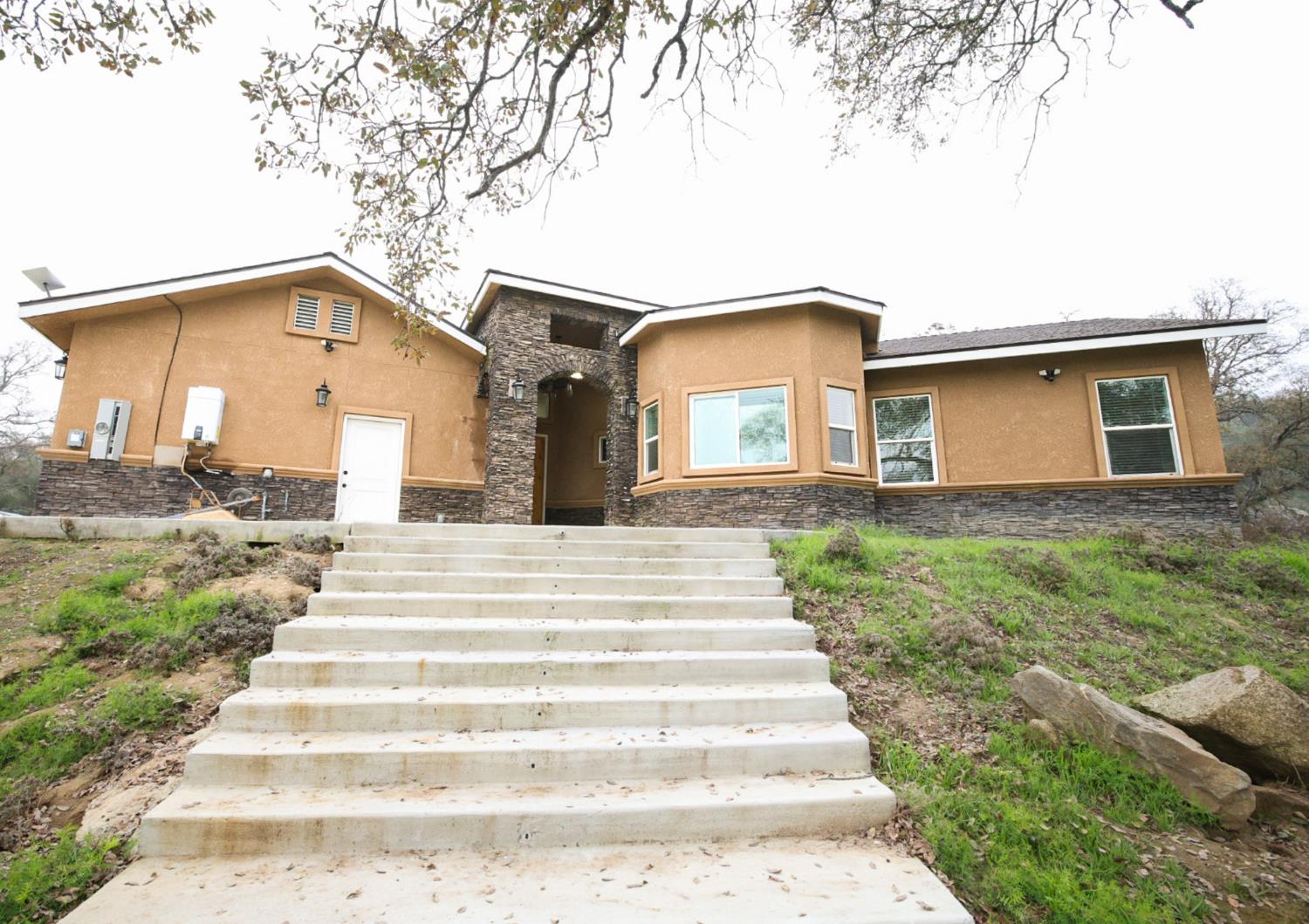 43243 Long Hollow Dr, Coarsegold, CA 93614