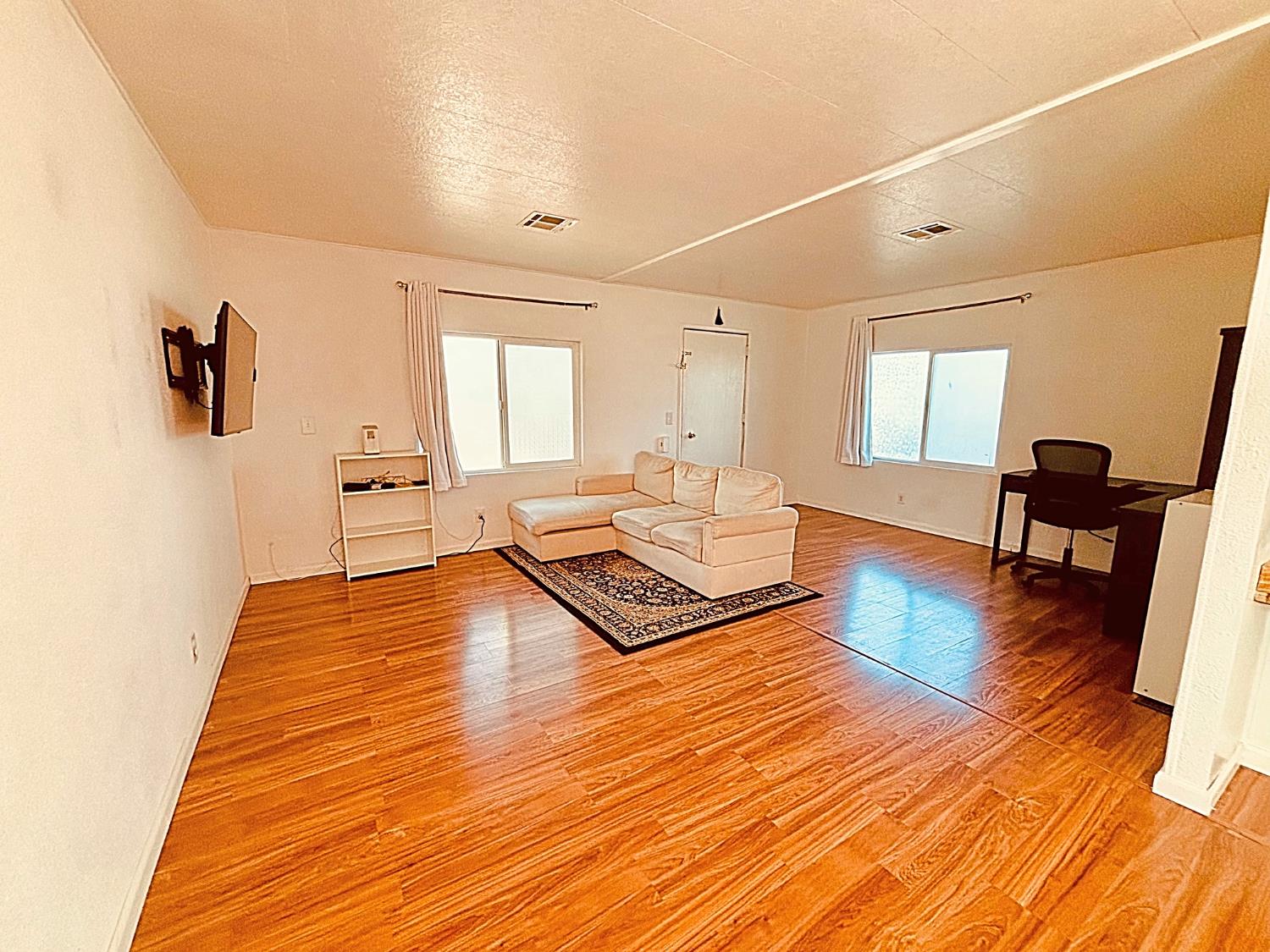 260 W Comet St, Gustine, CA 93635