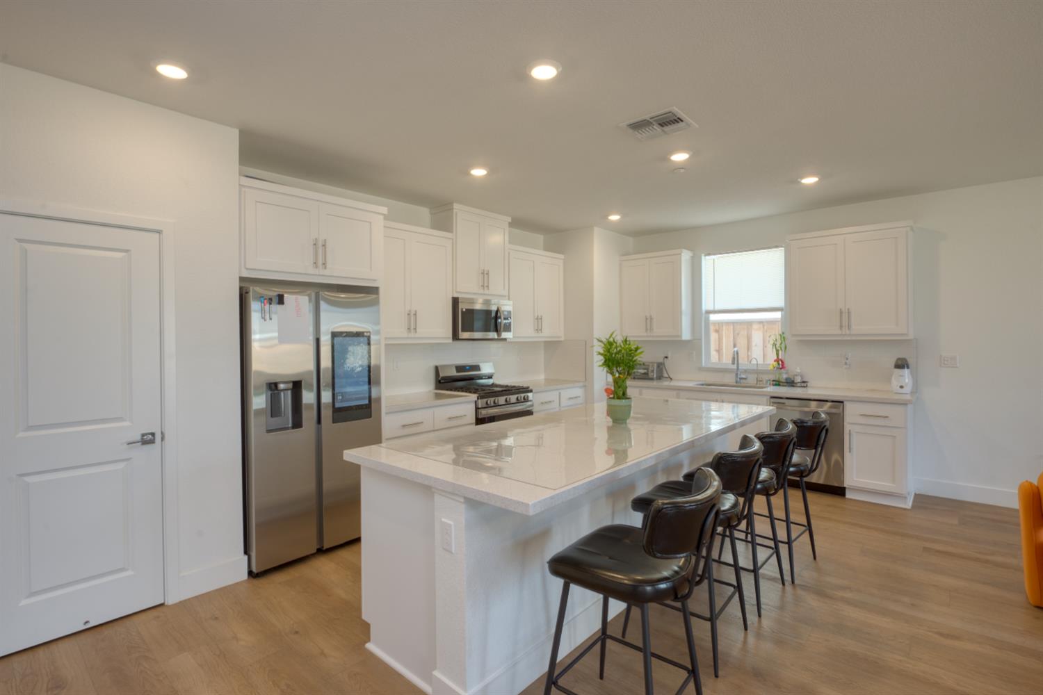 2209 S Greenhorn Rd, Patterson, CA 95363