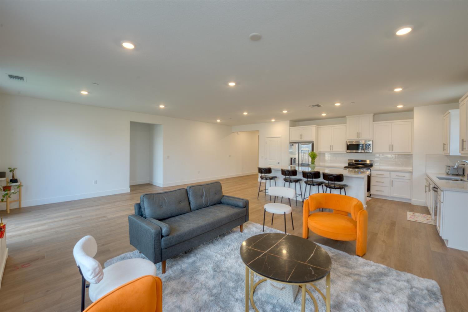 2209 S Greenhorn Rd, Patterson, CA 95363