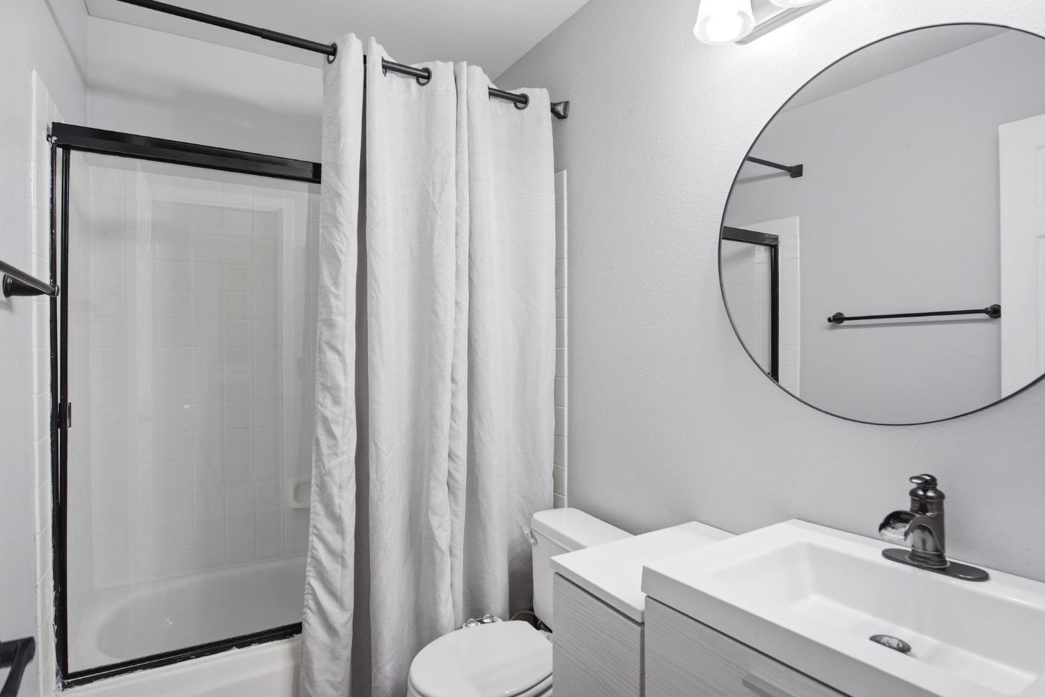 1631 Crusher, Turlock, CA 95350