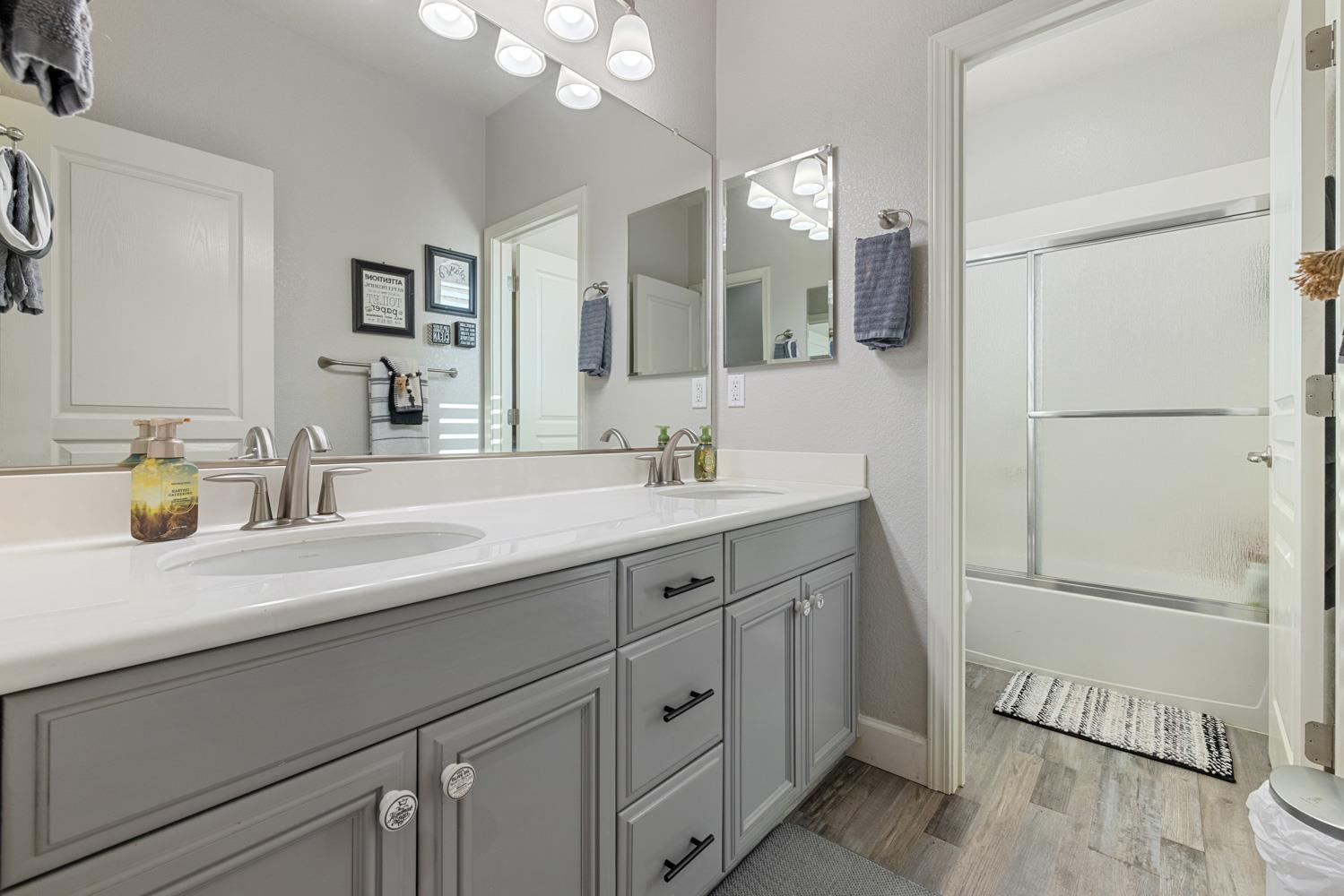 2908 Westport Cir, Oakdale, CA 95361