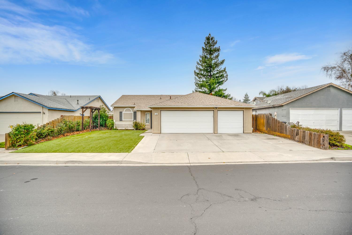 580 Shawn Vines Ave, Oakdale, CA 95361