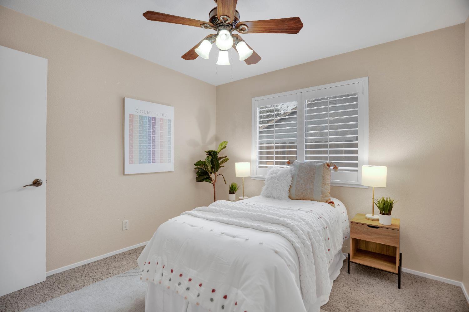 580 Shawn Vines Ave, Oakdale, CA 95361