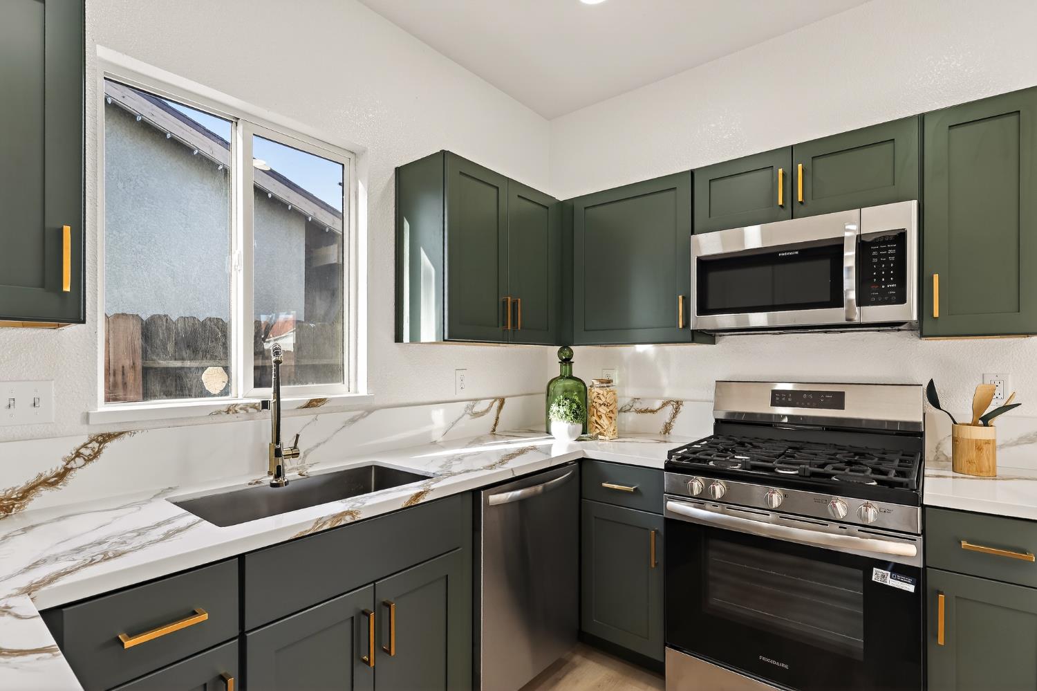 725 Snead Ct, Atwater, CA 95301