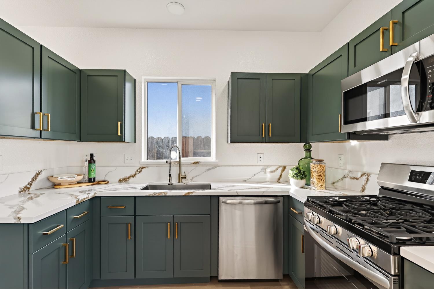 725 Snead Ct, Atwater, CA 95301