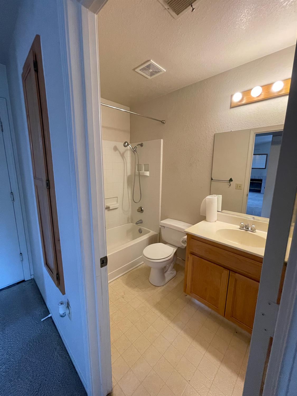 5121 Bogart Dr, Ceres, CA 95307