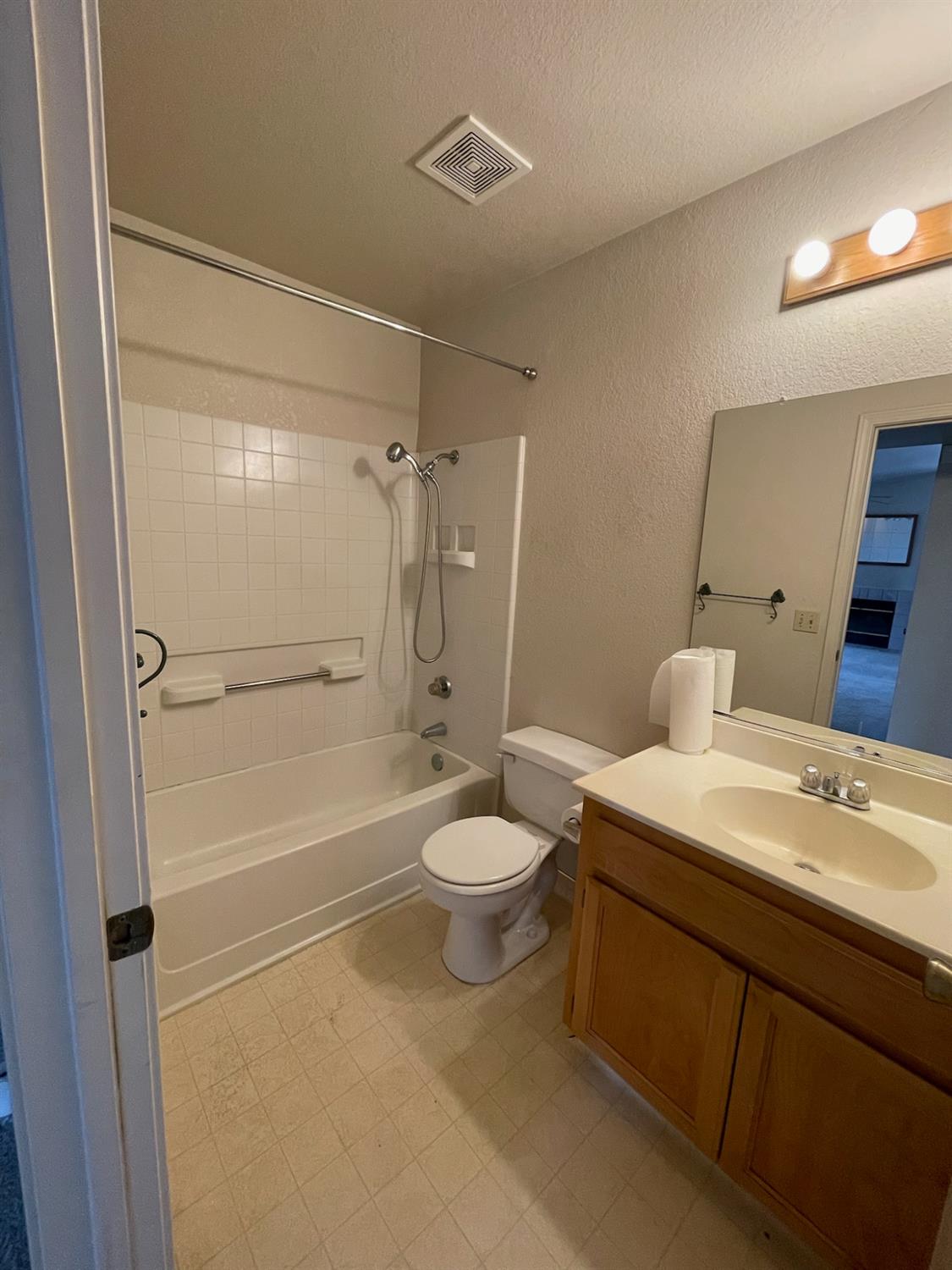 5121 Bogart Dr, Ceres, CA 95307