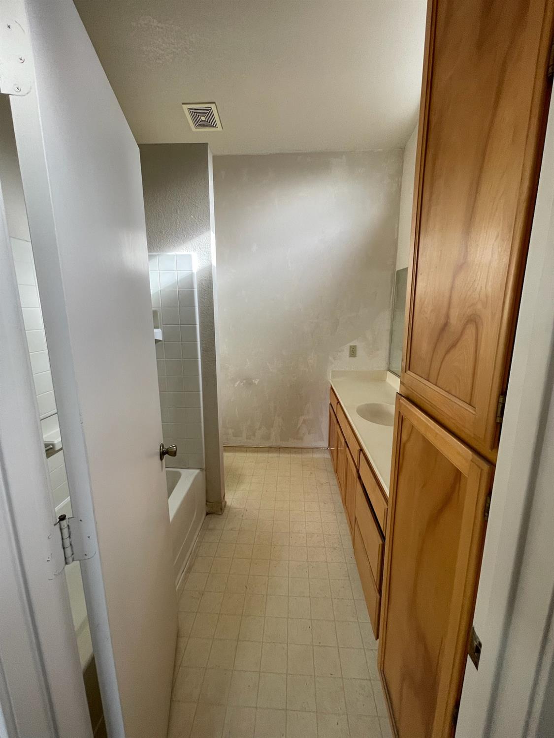 5121 Bogart Dr, Ceres, CA 95307