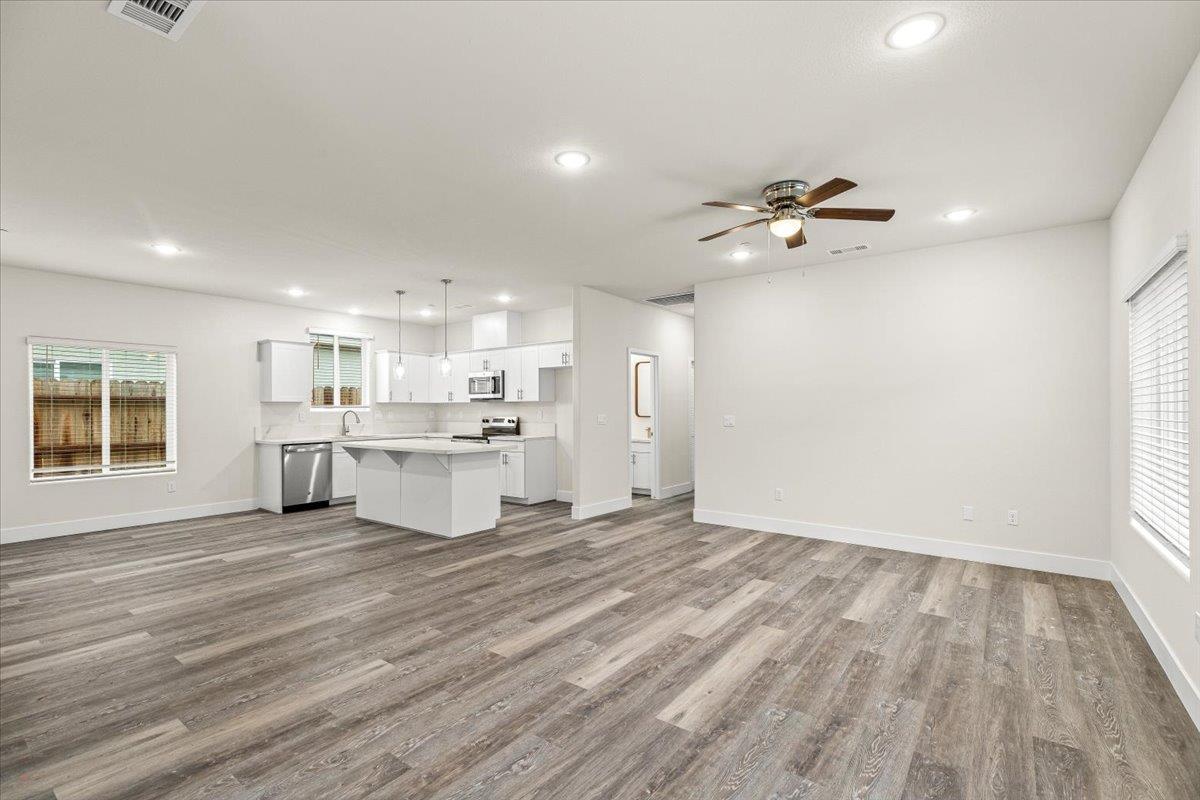 1415 Villa Way, Modesto, CA 95351