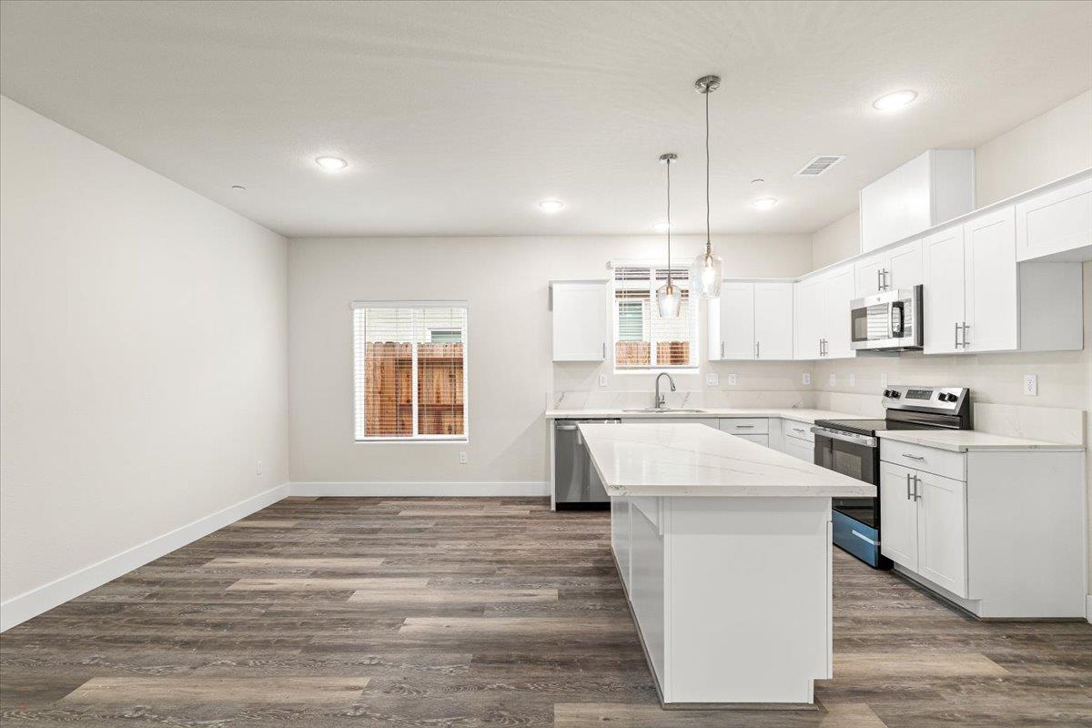 1415 Villa Way, Modesto, CA 95351