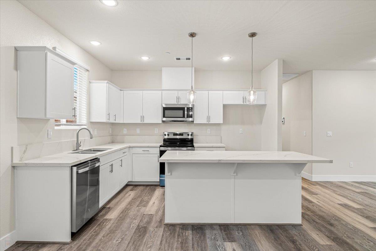 1415 Villa Way, Modesto, CA 95351