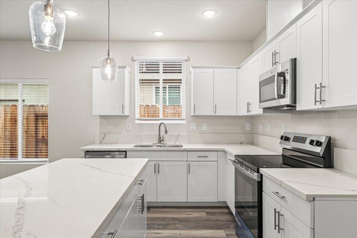 1415 Villa Way, Modesto, CA 95351