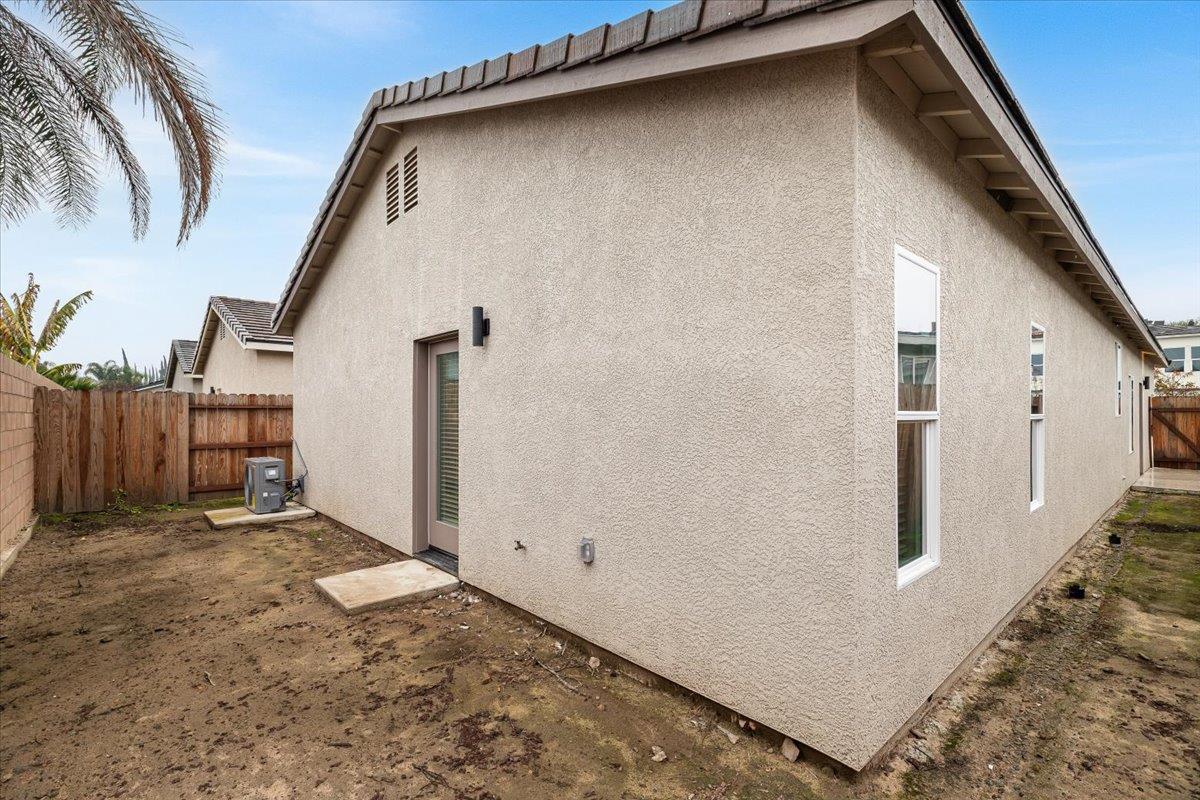 1415 Villa Way, Modesto, CA 95351