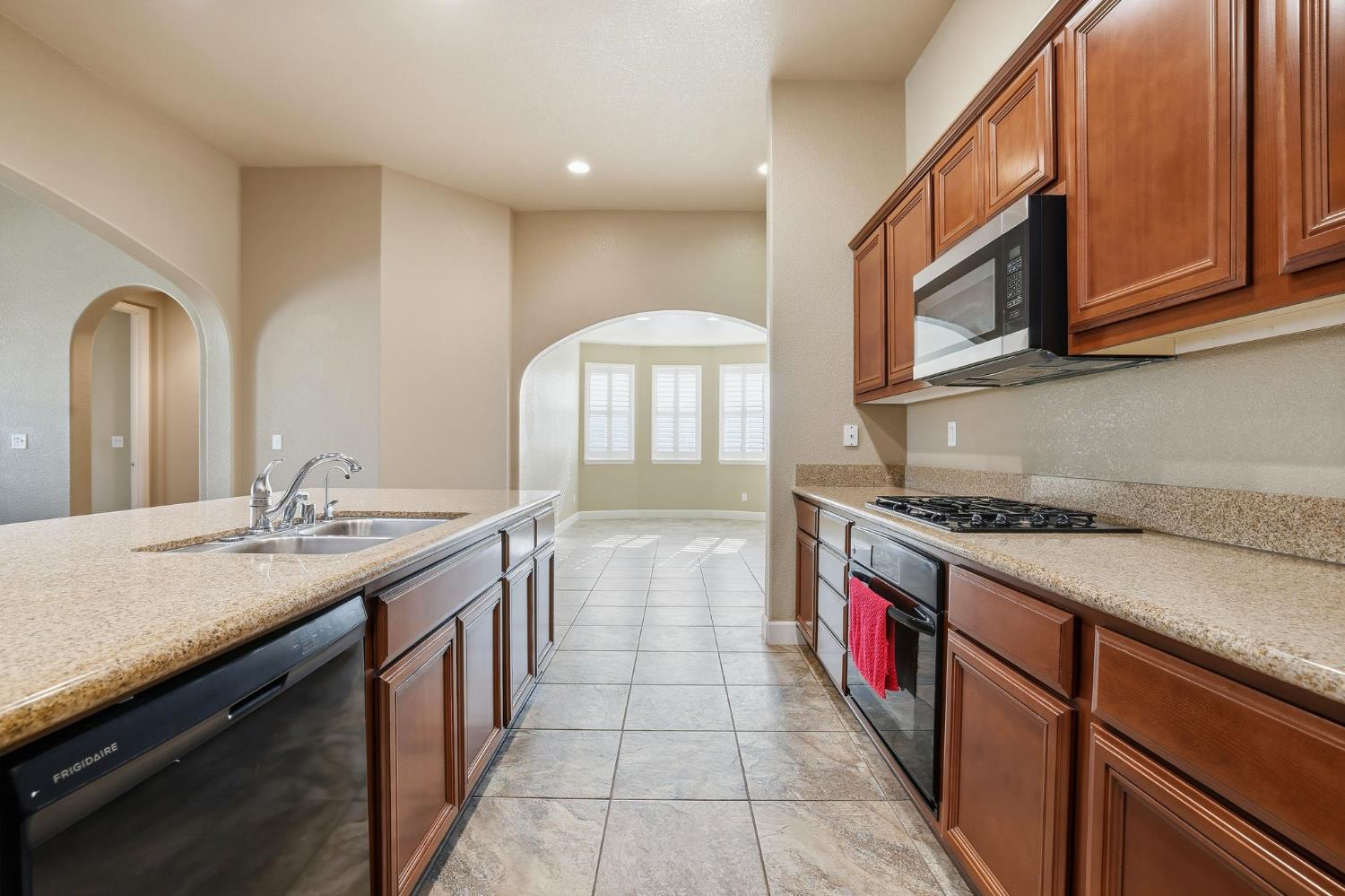 1730 Tasca Ln, Manteca, CA 95337