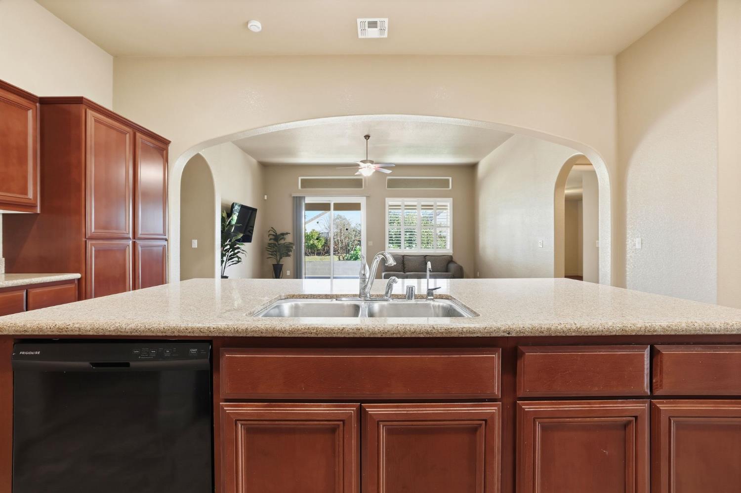 1730 Tasca Ln, Manteca, CA 95337