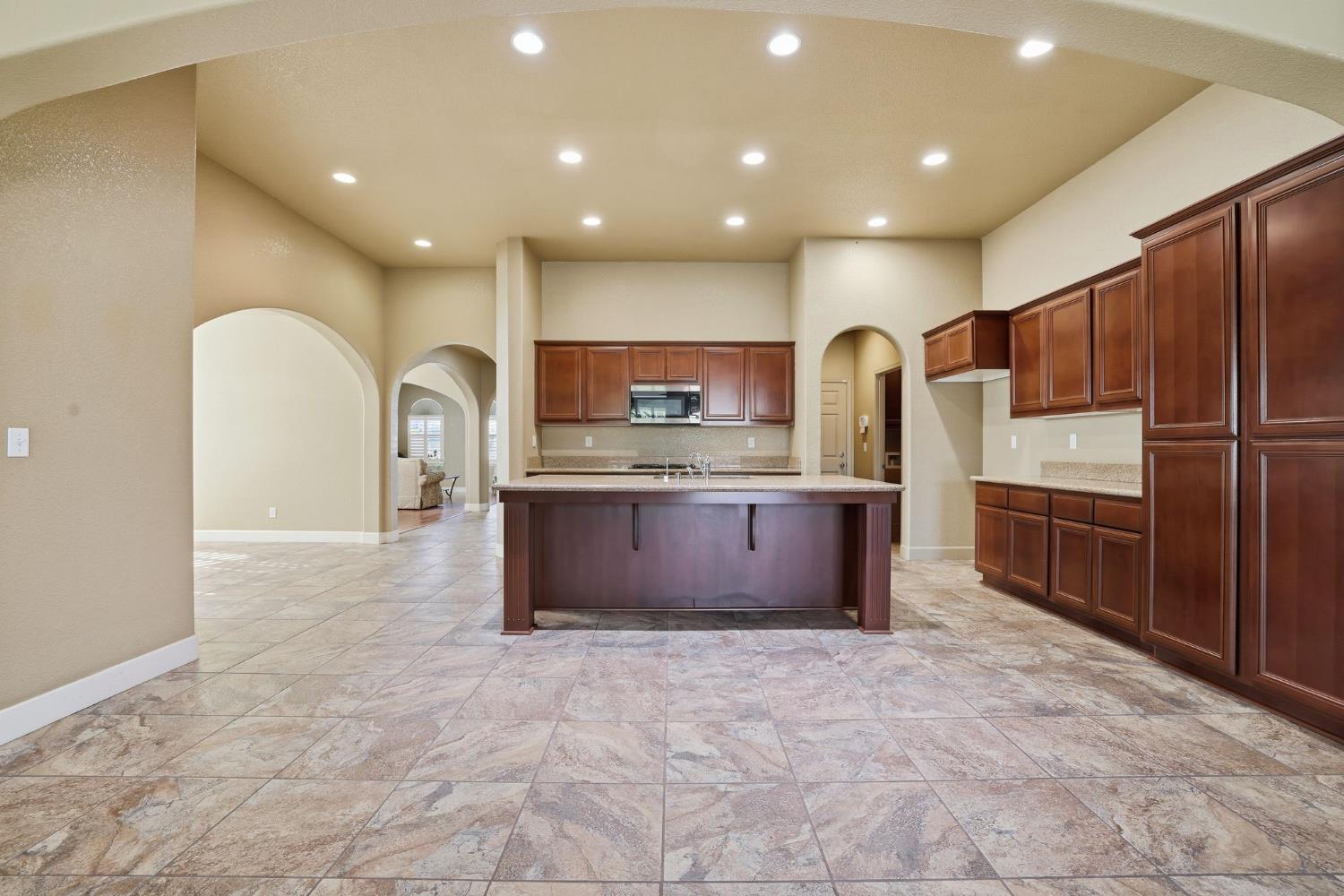 1730 Tasca Ln, Manteca, CA 95337