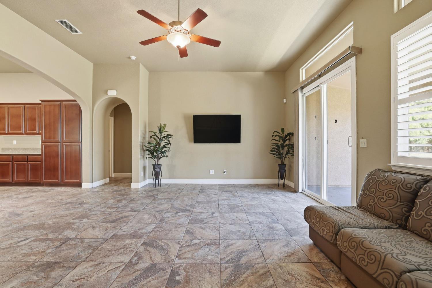 1730 Tasca Ln, Manteca, CA 95337