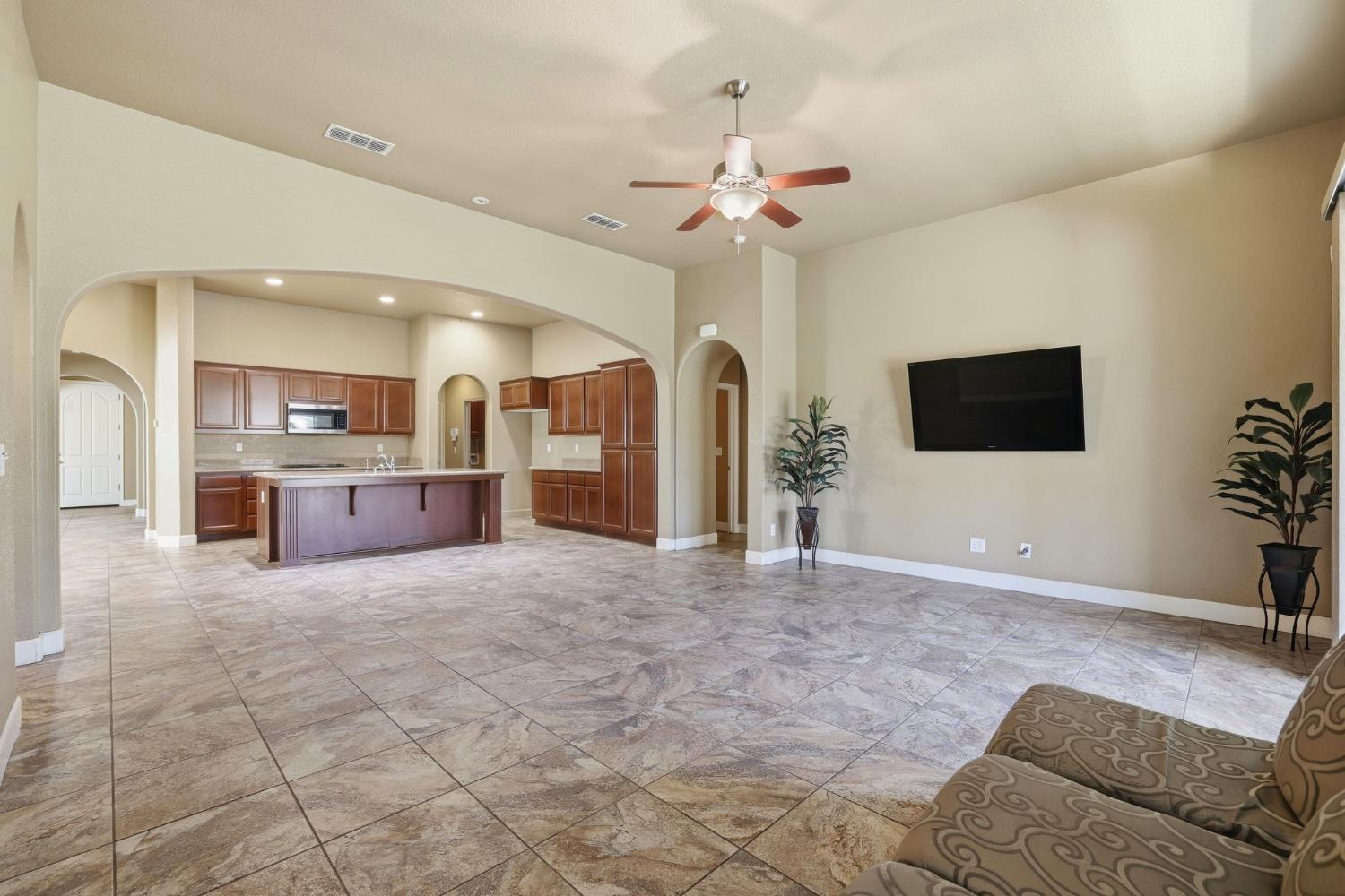 1730 Tasca Ln, Manteca, CA 95337