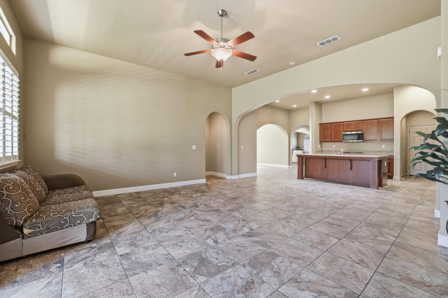 1730 Tasca Ln, Manteca, CA 95337