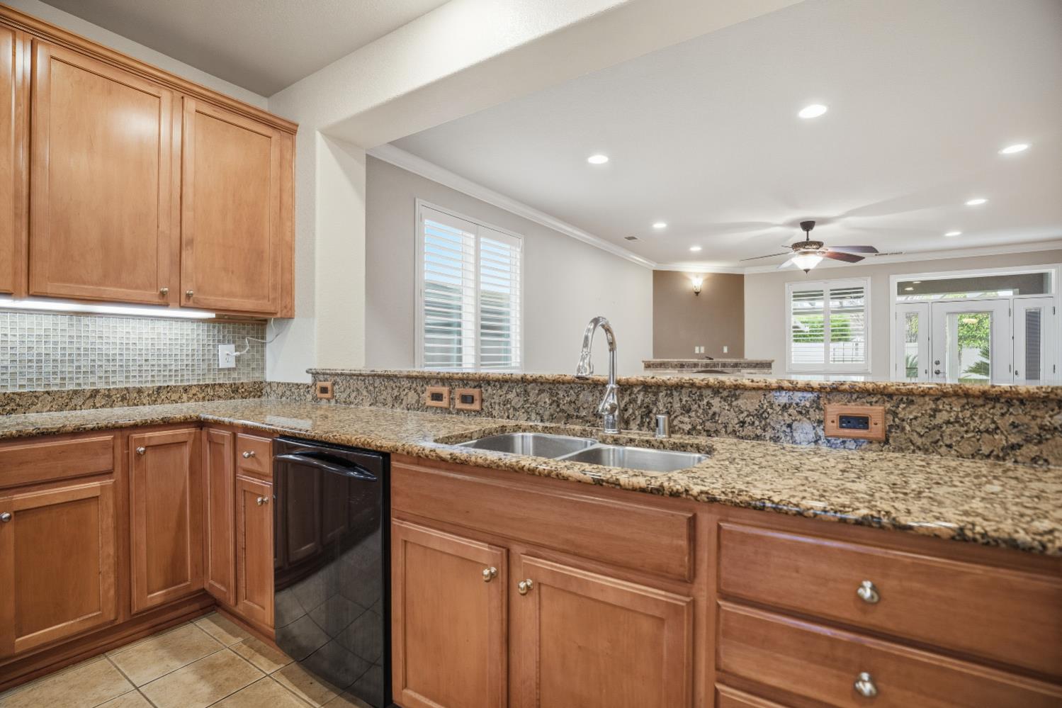 2381 Nutwood Pl, Manteca, CA 95336