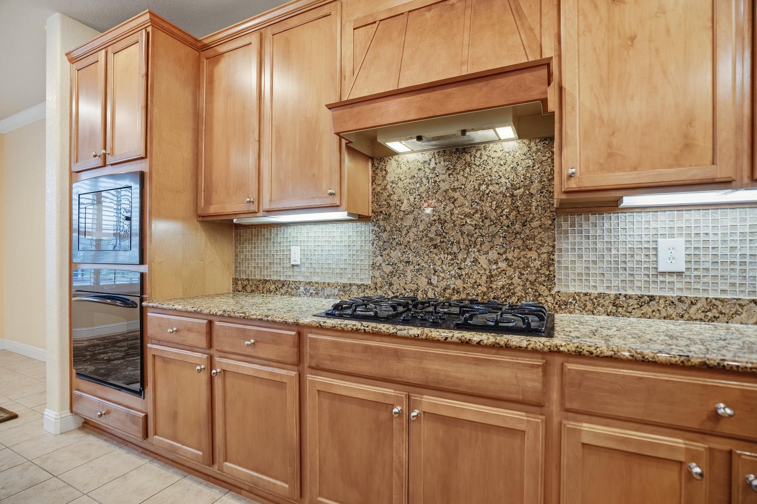 2381 Nutwood Pl, Manteca, CA 95336