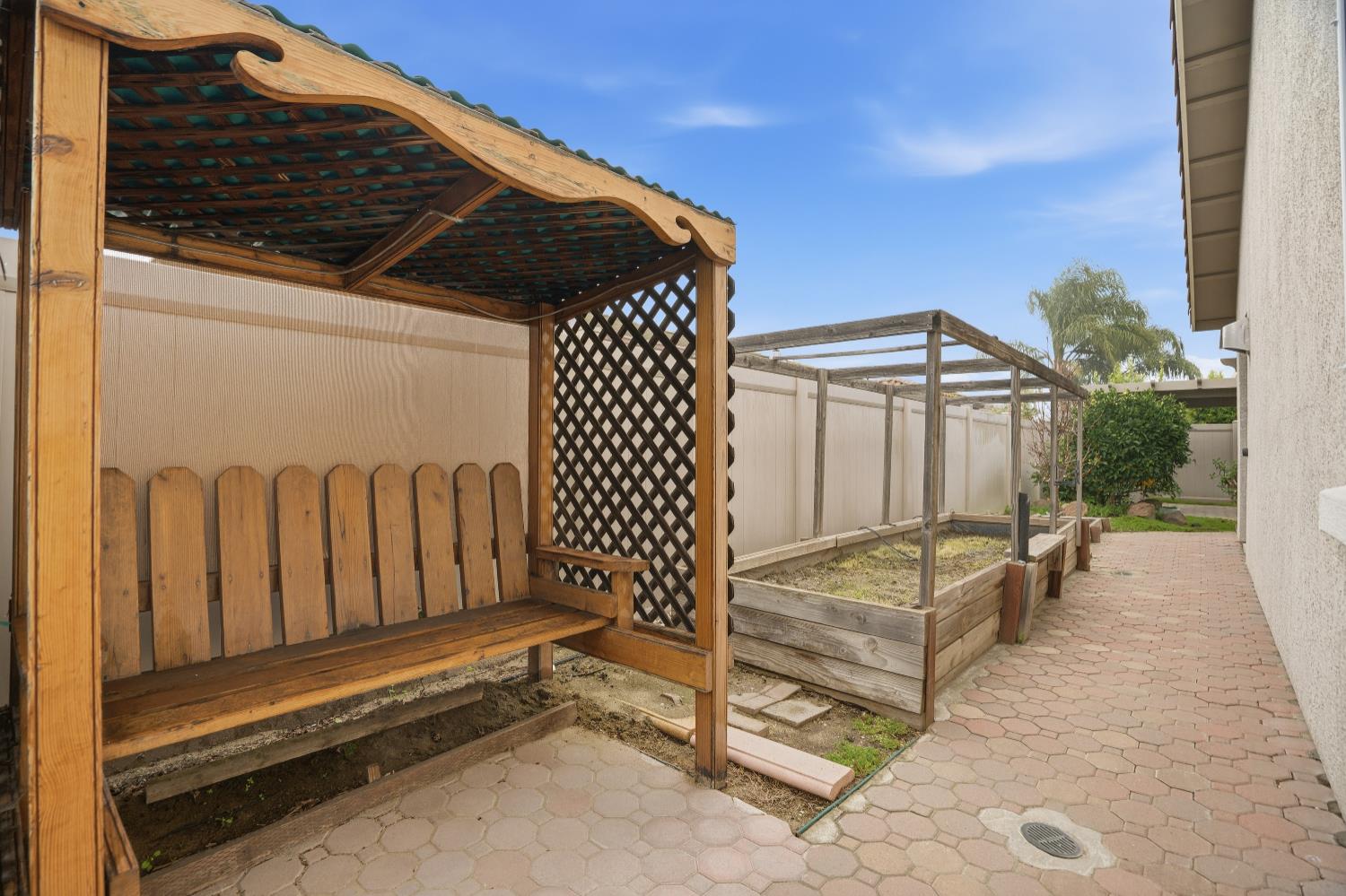 2381 Nutwood Pl, Manteca, CA 95336