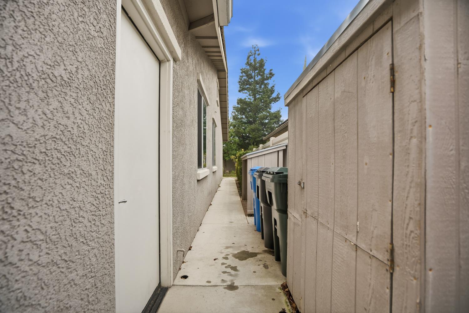 2381 Nutwood Pl, Manteca, CA 95336