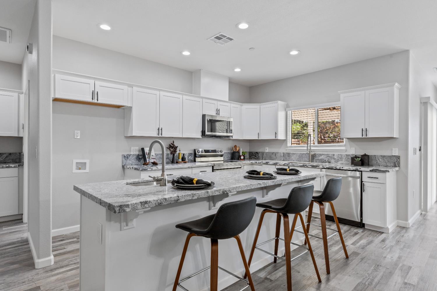 232 E Roseburg Ave, Modesto, CA 95350