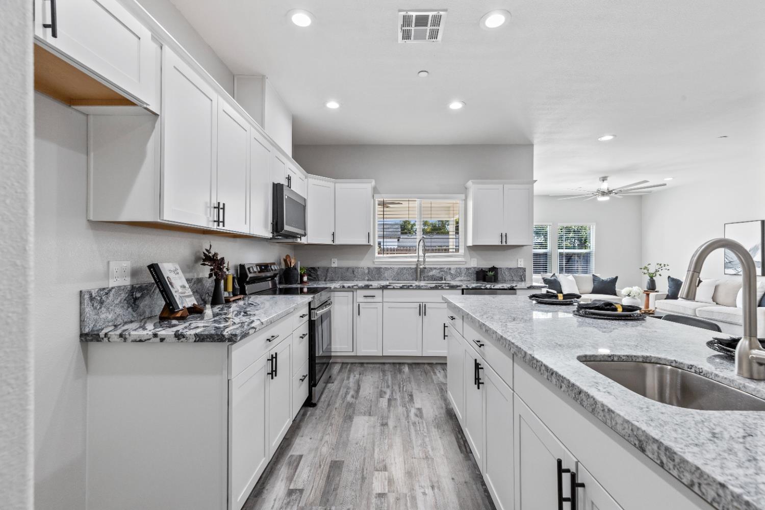 232 E Roseburg Ave, Modesto, CA 95350