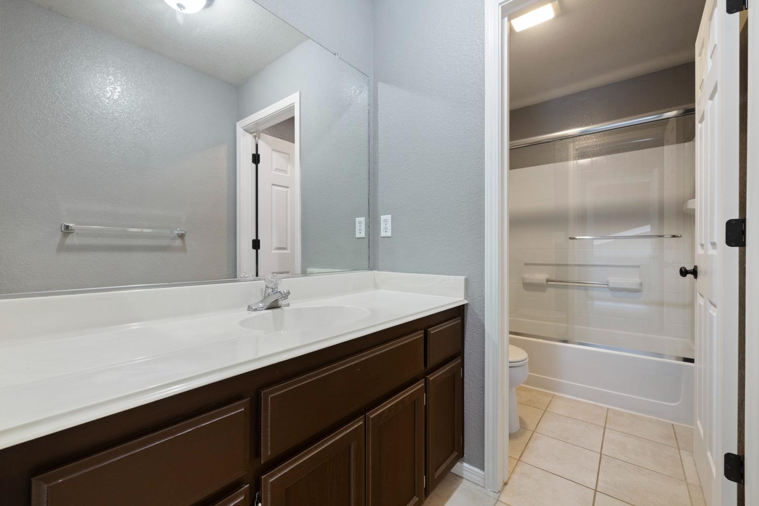 153 Quarry Stone Way, Manteca, CA 95336