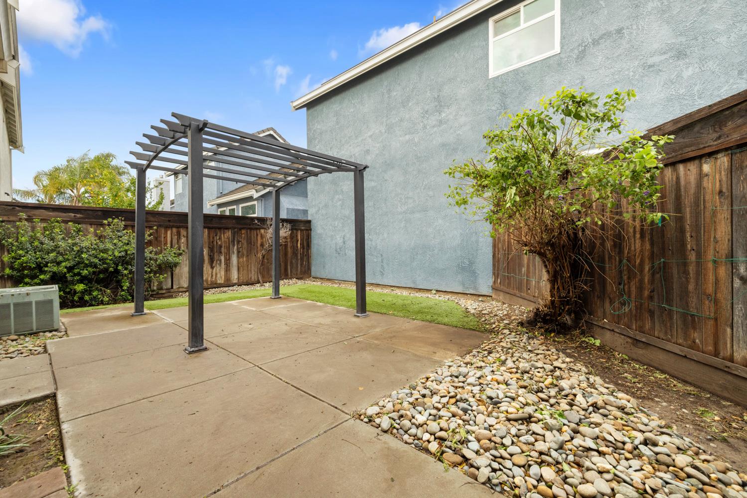 153 Quarry Stone Way, Manteca, CA 95336