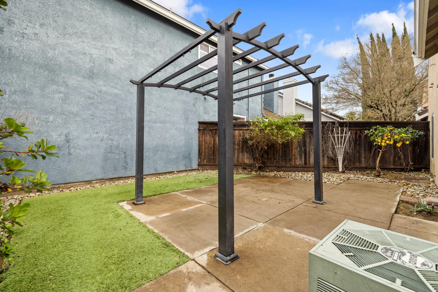 153 Quarry Stone Way, Manteca, CA 95336