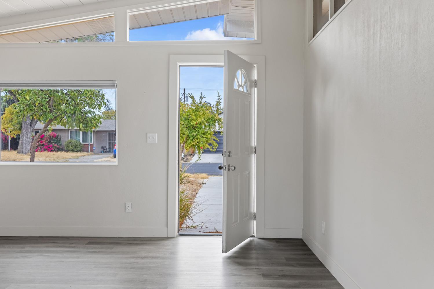 2023 Ellis St, Modesto, CA 95354